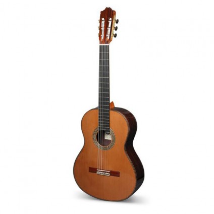قیمت خرید فروش گیتار کلاسیک  Cuenca Linea Profesional