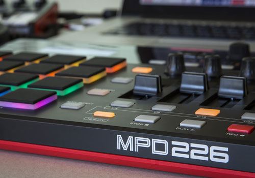 akai-mpd226 میدی کنترلر آکایی AKAI MPD226