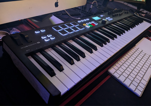 arturia-keylab-essential-61-mk3-black قیمت خرید میدی کنترلر آرتوریا Arturia KeyLab Essential 61 MK3 Black