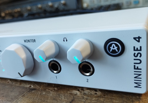 arturia-minifuse-4-white قیمت خرید کارت صدای آرتوریا Arturia MiniFuse 4 White