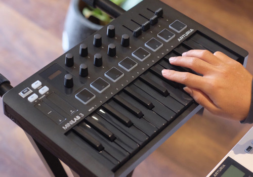 arturia-minilab-3-deep-black قیمت خرید میدی کنترلر آرتوریا Arturia MiniLab 3 Deep Black