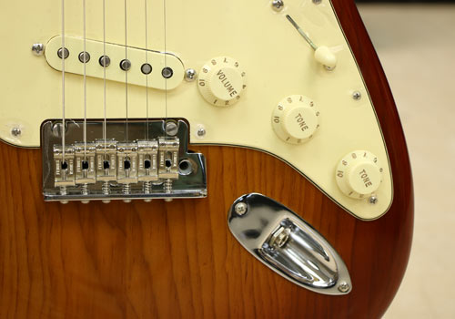 fender-american-professional-ii-strat-mn-ssb گیتار الکتریک فندر Fender American Professional II Strat MN SSB