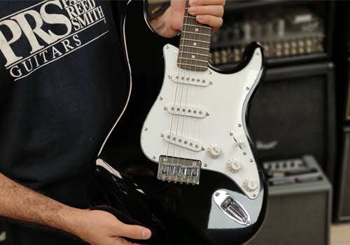 squier-bullet-strat-ht-blk گيتار الکتريک اسکوایر Squier Bullet Strat HT BLK