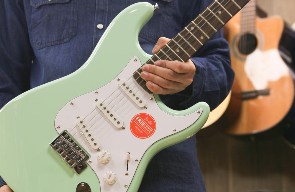 fender-squier-bullet-strat-black گیتار الکتریک فندر اسکوایر Fender Squier Bullet Strat Black