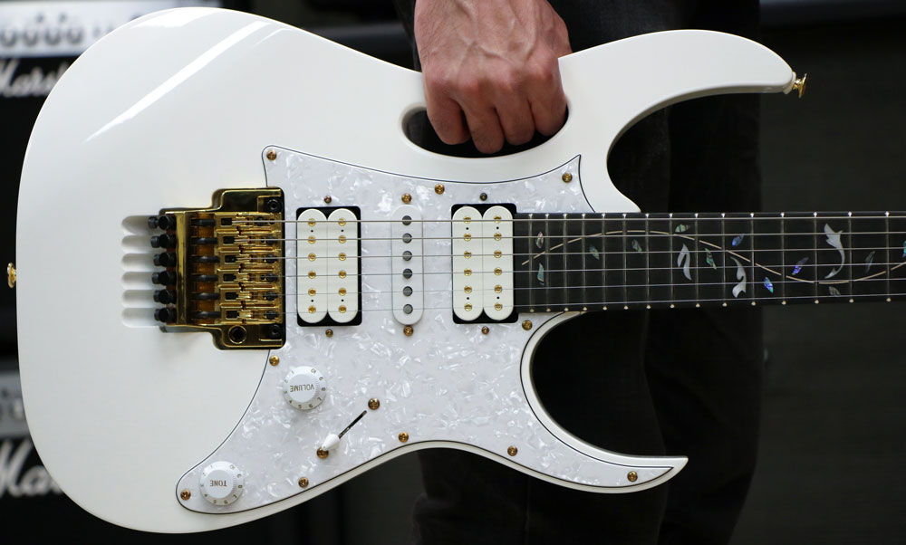 گیتار الکتریک آیبانز Ibanez JEM7VP WH