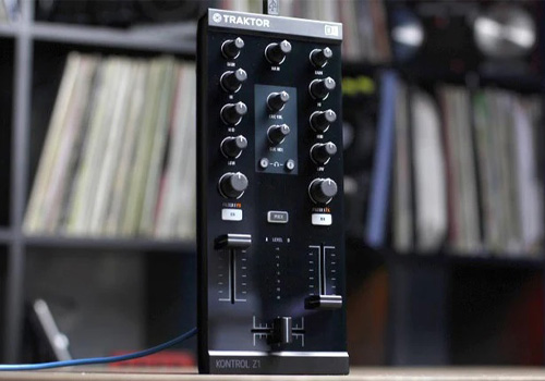 native-instruments-traktor-kontrol-z1 قیمت دی جی کنترلر نیتیو اینسترومنتس Native Instruments Traktor Kontrol Z1